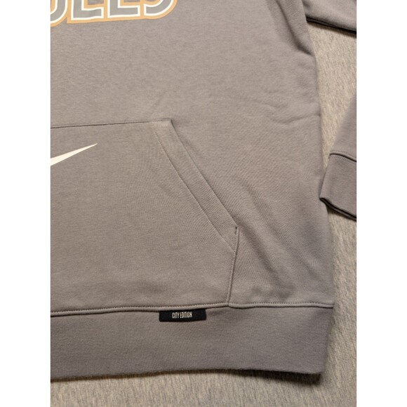 Chicago Bulls Nike City Edition Essential Club Pullover Hoodie Large Women's - Picture 2 of 8